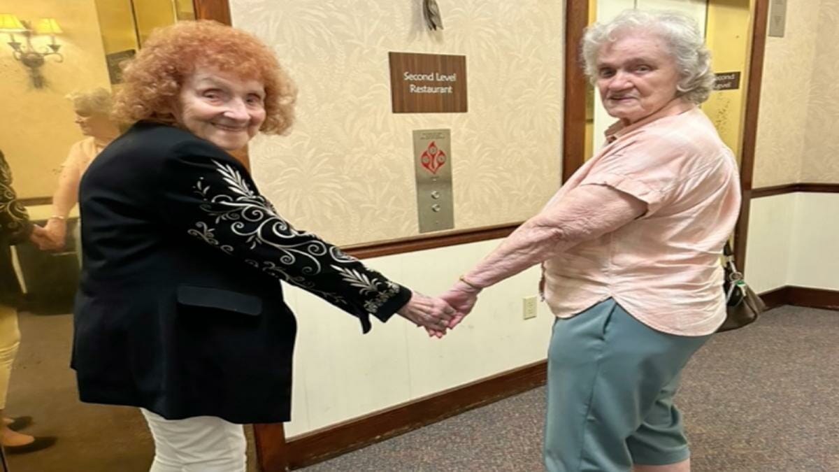 Barbara Carolan 94-year-old woman and her sister