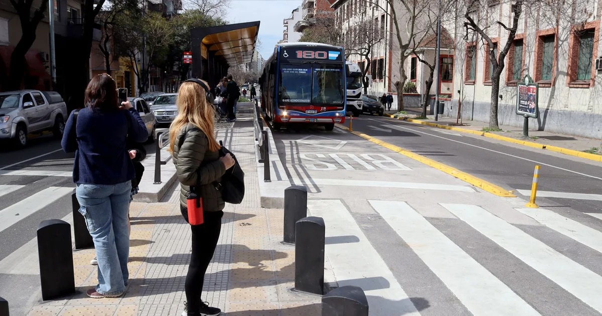 Metrobus Alberdi-Verzeichnis eingeweiht: Acht Buslinien werden verkehren