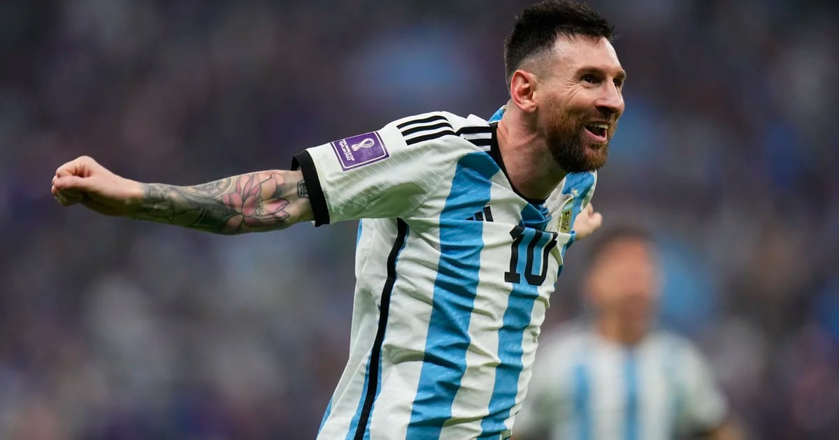 Messi spendete sechs Trikots, die er bei der Weltmeisterschaft in Katar trug, für eine Auktion: Der wohltätige Zweck hinter seiner Entscheidung und die fehlende Jacke
