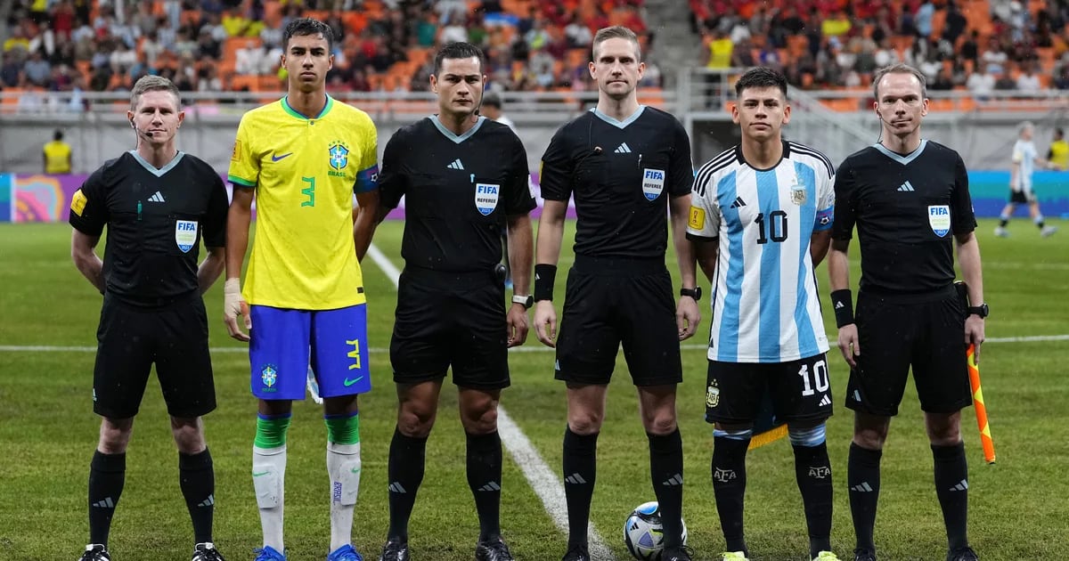 Wann spielt Argentinien nach dem historischen Sieg über Brasilien im Halbfinale der U17-Weltmeisterschaft gegen Deutschland?